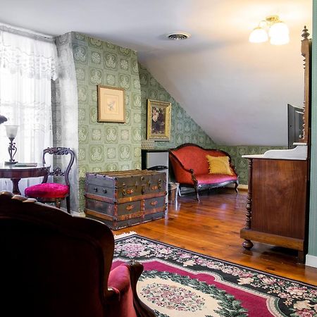 The Emig Mansion Bed & Breakfast Йорк Стая снимка