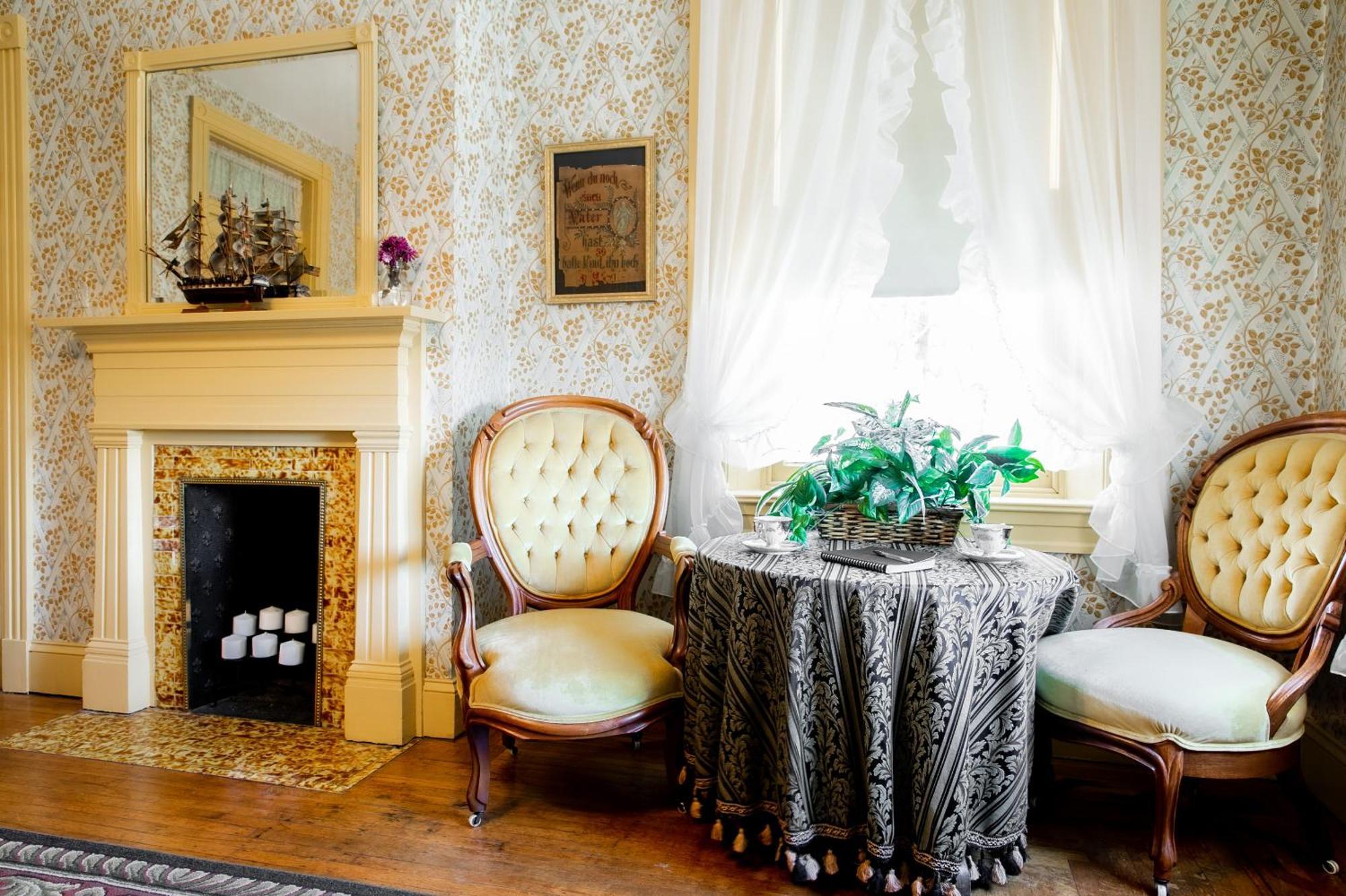 The Emig Mansion Bed & Breakfast Йорк Стая снимка
