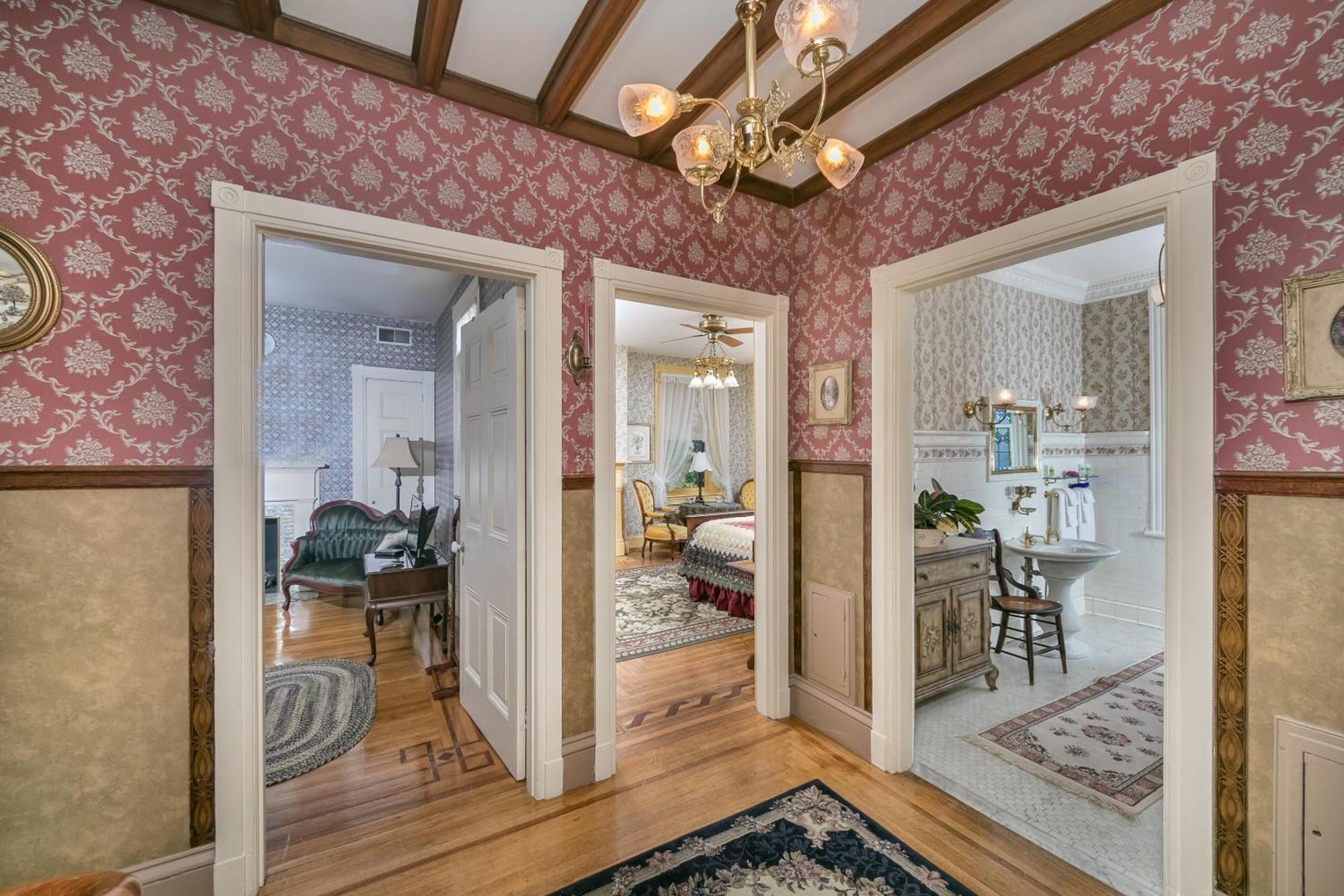 The Emig Mansion Bed & Breakfast Йорк Стая снимка