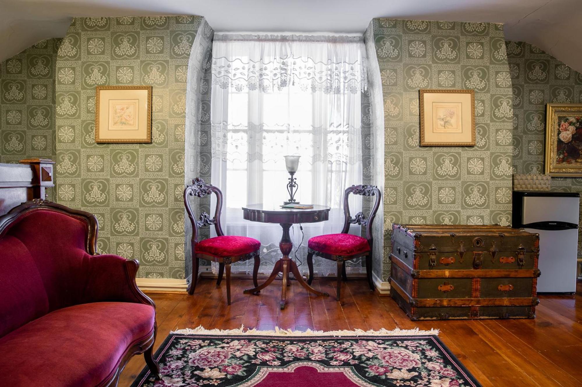 The Emig Mansion Bed & Breakfast Йорк Стая снимка