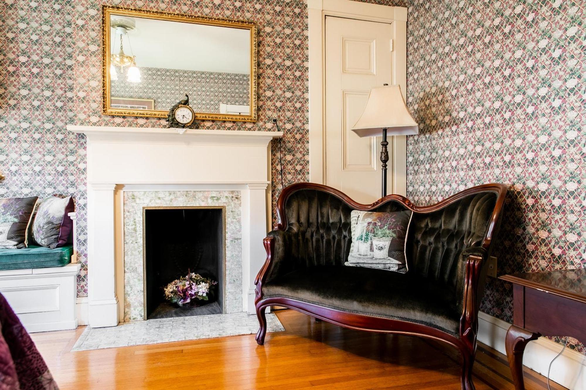 The Emig Mansion Bed & Breakfast Йорк Стая снимка
